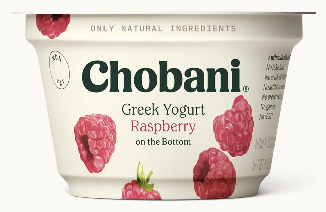 Chobani Yogurt Griego-Frambuesa en el fondo